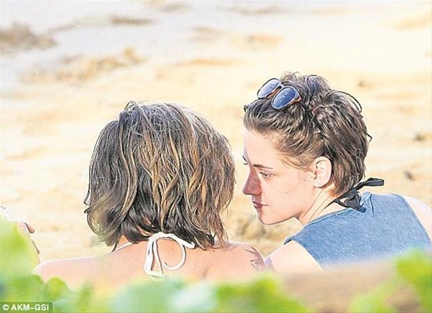 Kristen Stewart'tan çıplak reklam!