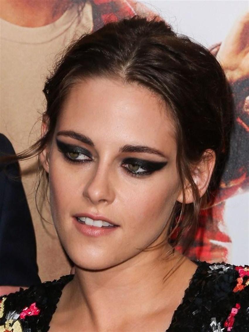 Kristen Stewart'tan çıplak reklam!