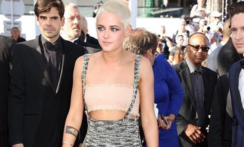 Kristen Stewart'tan çıplak reklam!