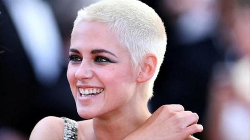 Kristen Stewart'tan çıplak reklam!