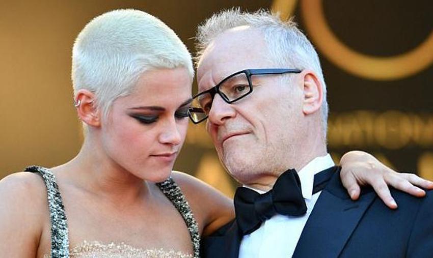 Kristen Stewart'tan çıplak reklam!