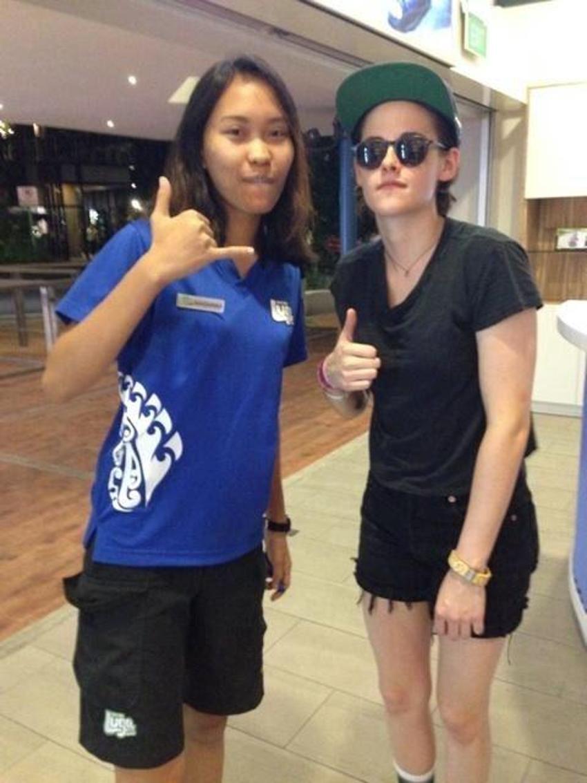 Kristen Stewart'tan çıplak reklam!