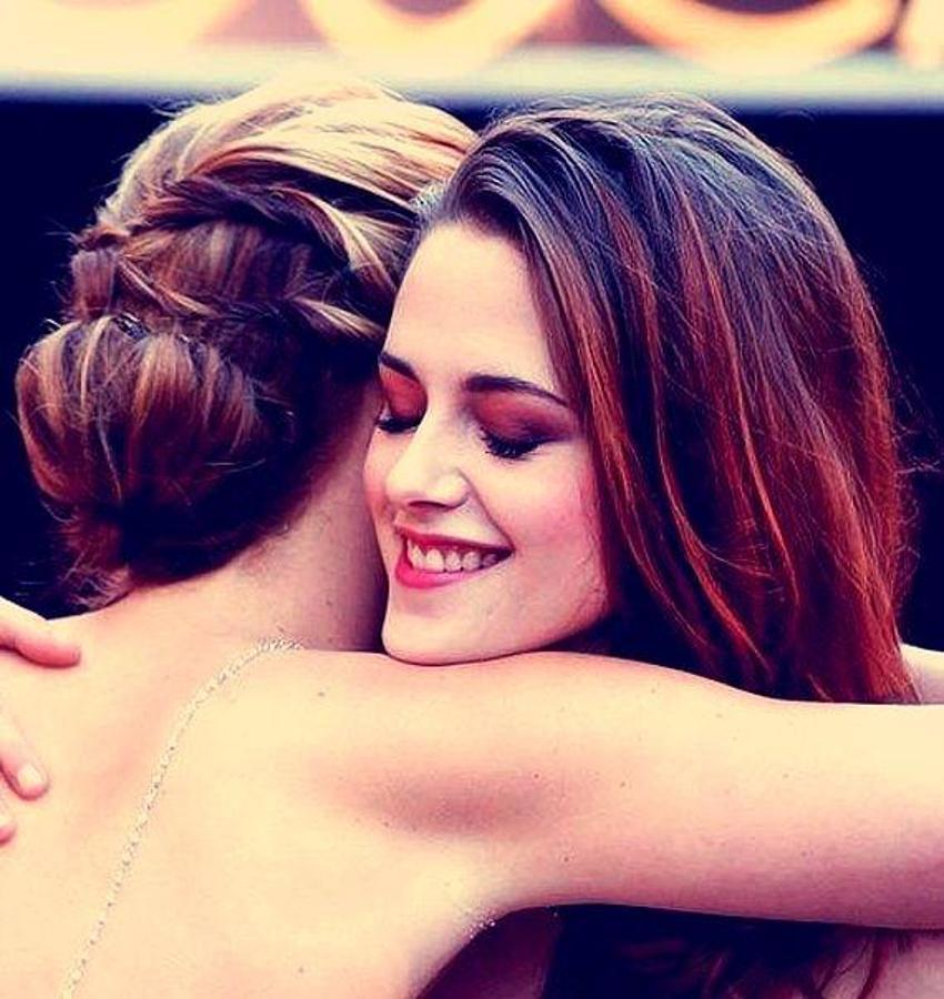 Kristen Stewart'tan çıplak reklam!