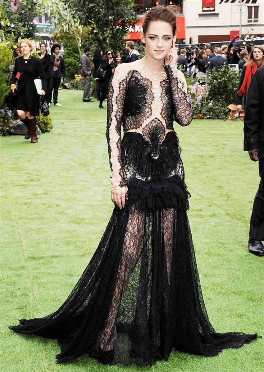 Kristen Stewart'tan çıplak reklam!