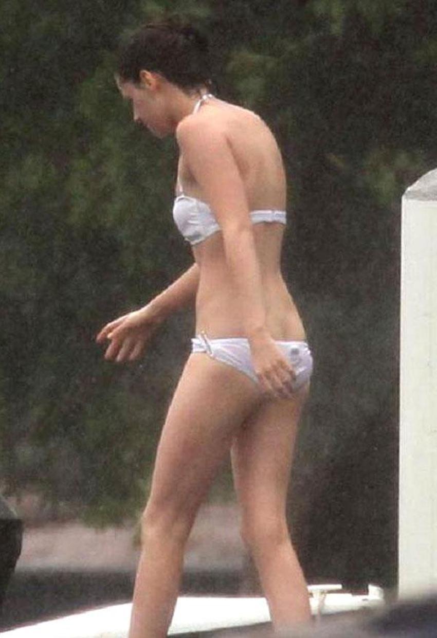 Kristen Stewart'tan çıplak reklam!