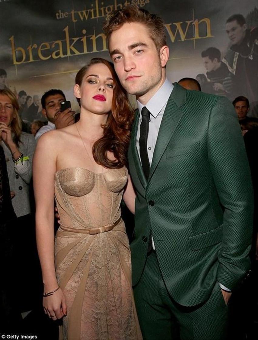 Kristen Stewart'tan çıplak reklam!