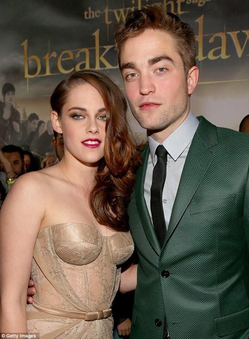 Kristen Stewart'tan çıplak reklam!