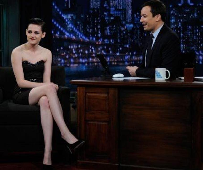Kristen Stewart'tan çıplak reklam!