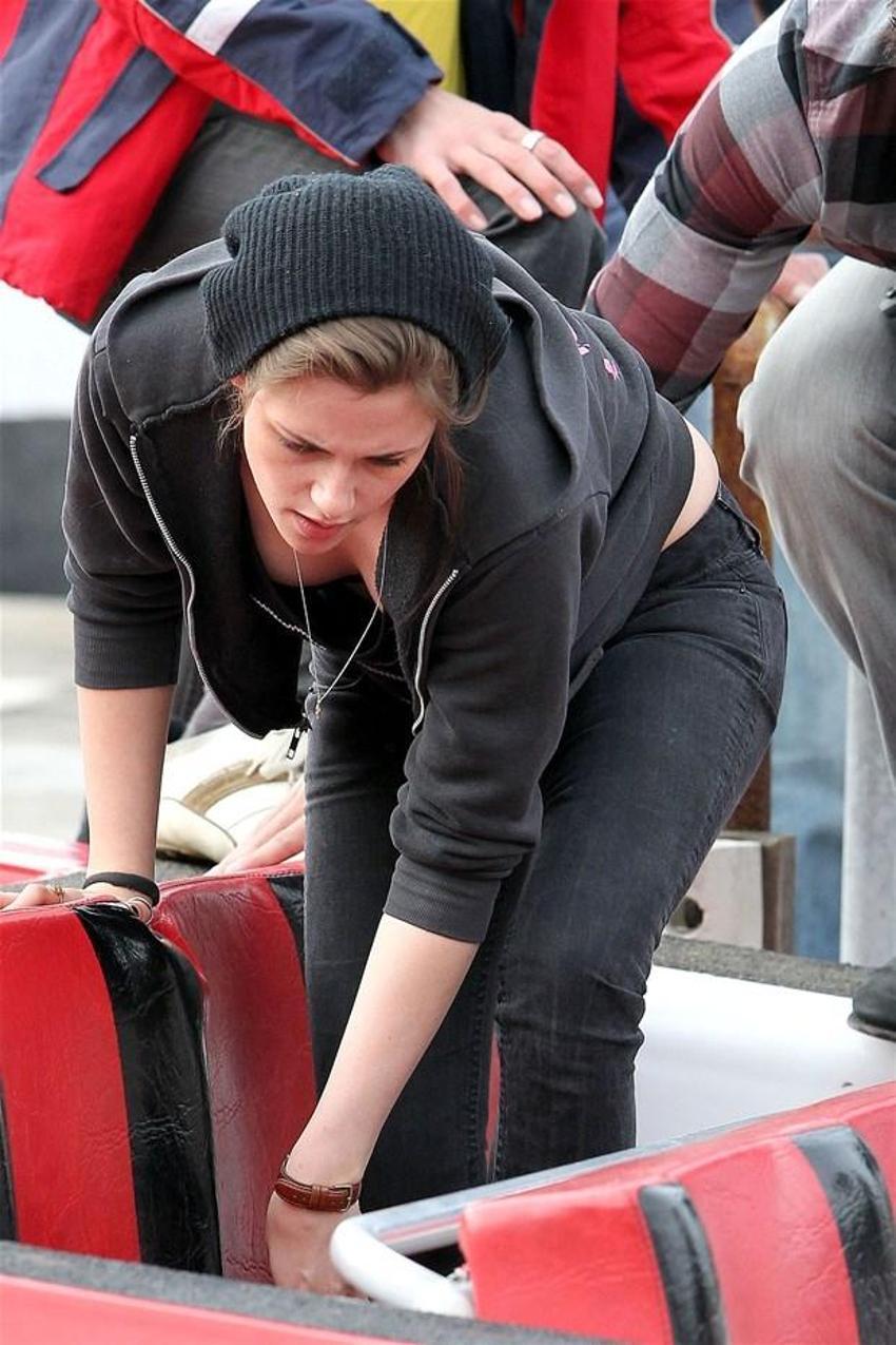 Kristen Stewart'tan çıplak reklam!