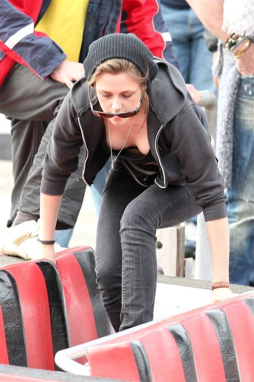 Kristen Stewart'tan çıplak reklam!