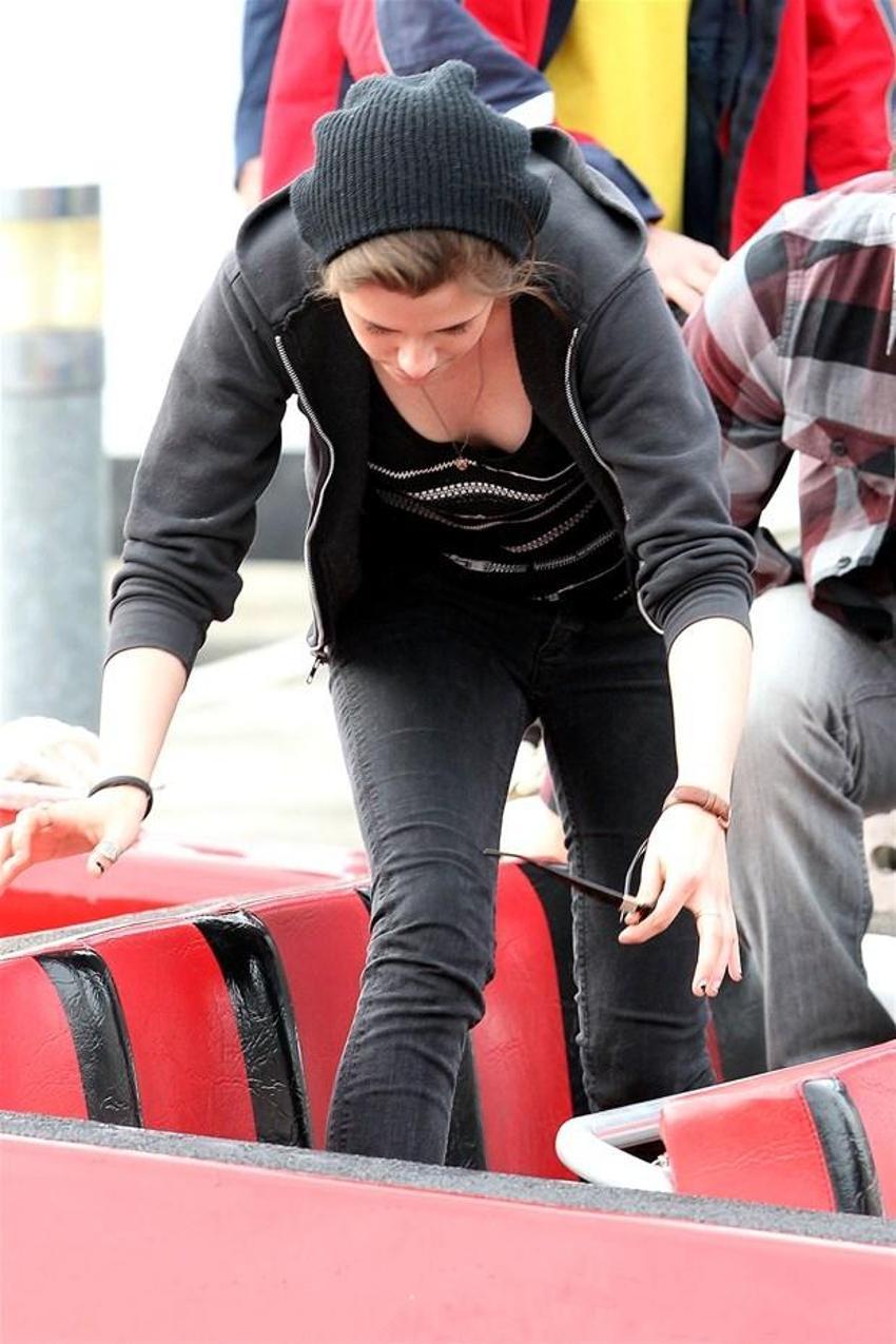 Kristen Stewart'tan çıplak reklam!