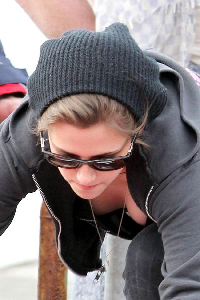 Kristen Stewart'tan çıplak reklam!