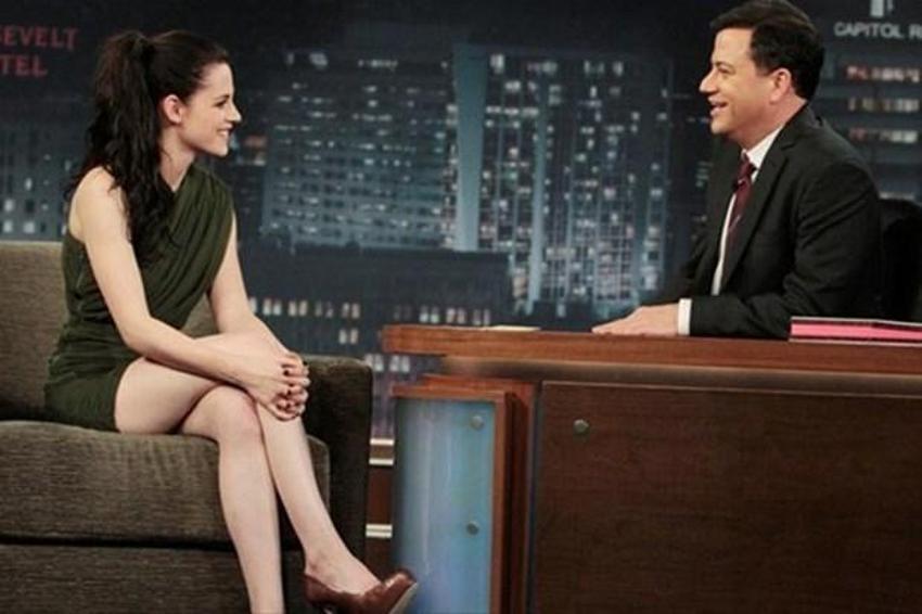 Kristen Stewart'tan çıplak reklam!