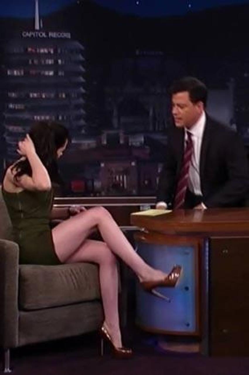 Kristen Stewart'tan çıplak reklam!
