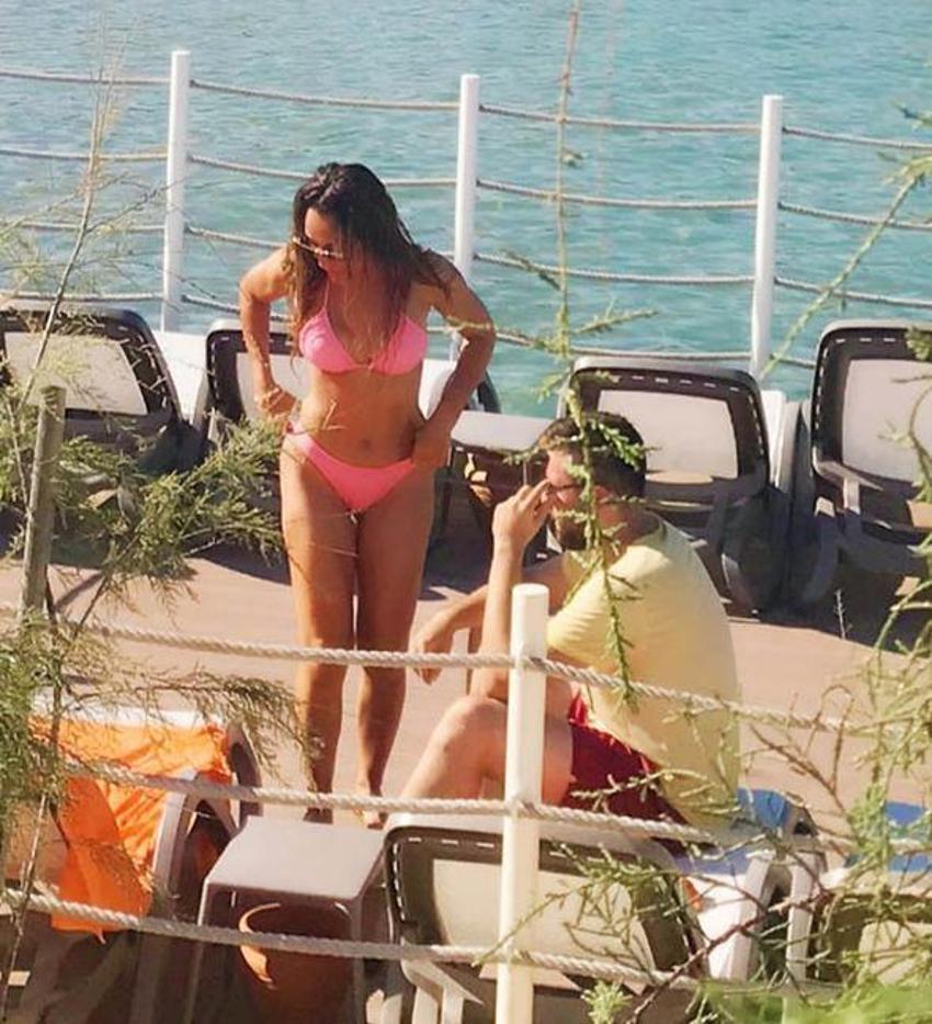 Bikinili Ziynet Sali fena yakalandı!
