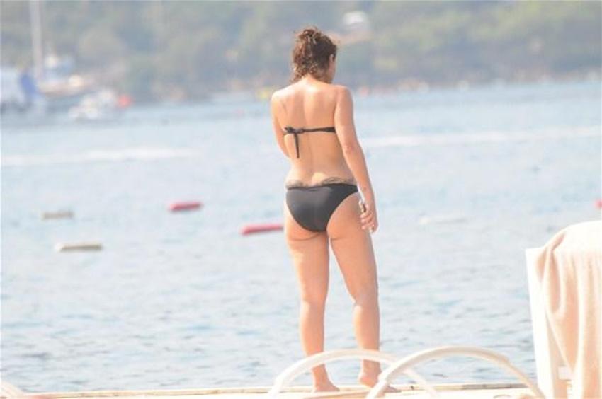 Bikinili Ziynet Sali fena yakalandı!