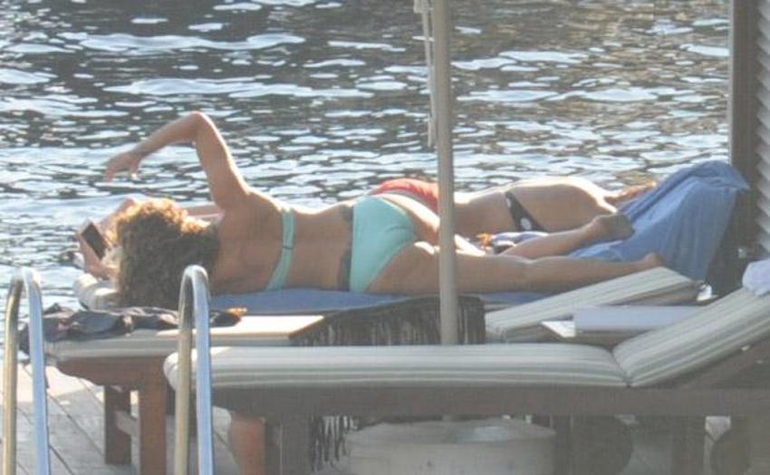 Bikinili Ziynet Sali fena yakalandı!