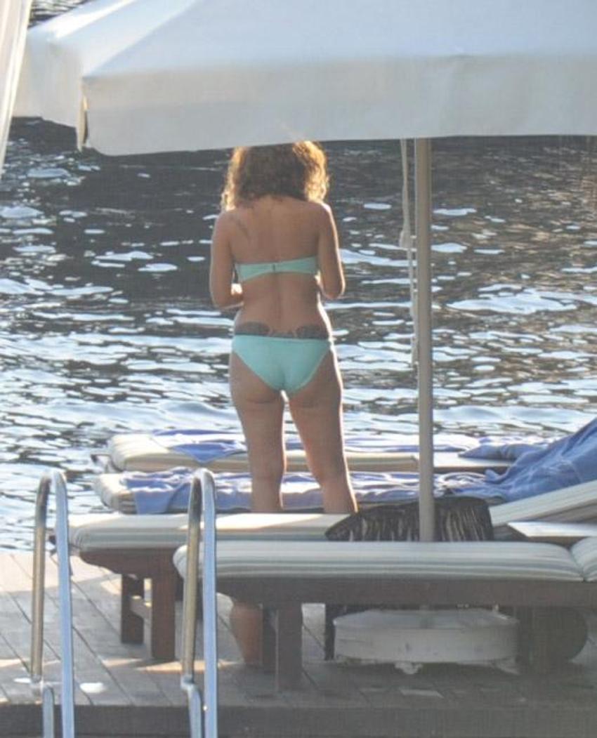 Bikinili Ziynet Sali fena yakalandı!