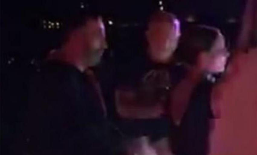 Cem Yılmaz gizemli güzeli teknesinde ağırladı!