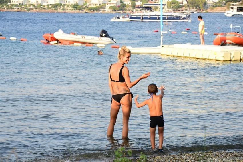 Amerikalılar Çağla Şıkel'e hayran kaldı!