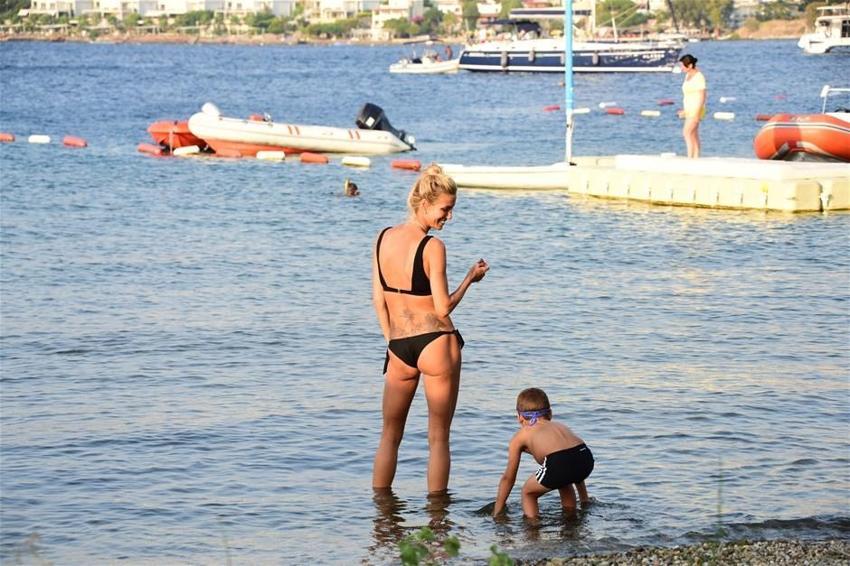 Amerikalılar Çağla Şıkel'e hayran kaldı!