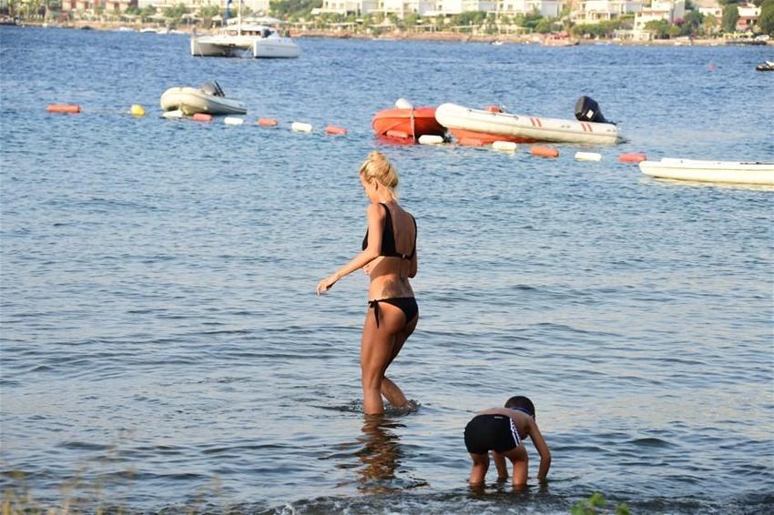 Amerikalılar Çağla Şıkel'e hayran kaldı!