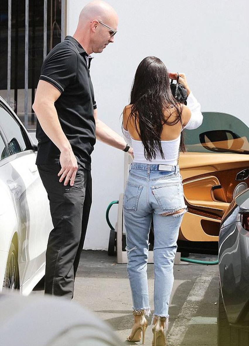 Kourtney Kardashian sınırları zorladı!