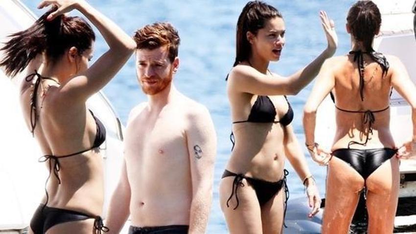 Adriana Lima'dan takipçisine 'yaş' cevabı