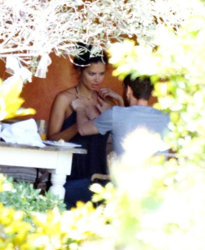 Adriana Lima'dan takipçisine 'yaş' cevabı