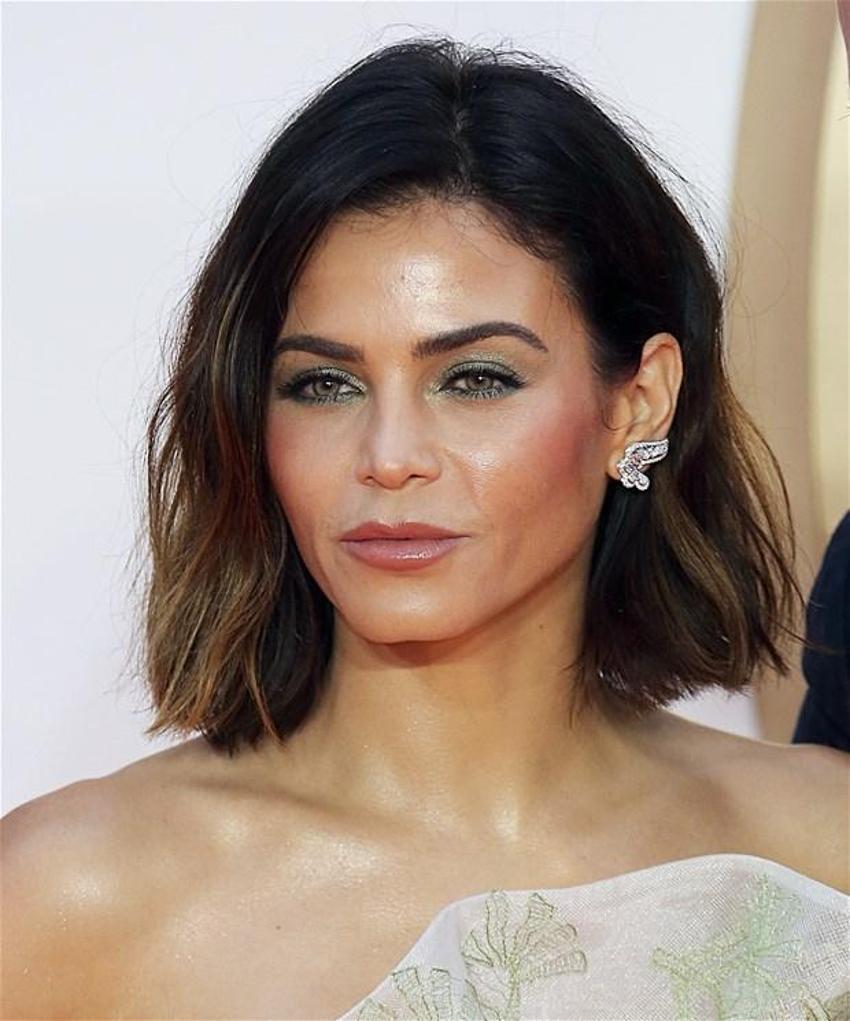 Jenna Dewan’dan iç çamaşırlı gövde gösterisi!
