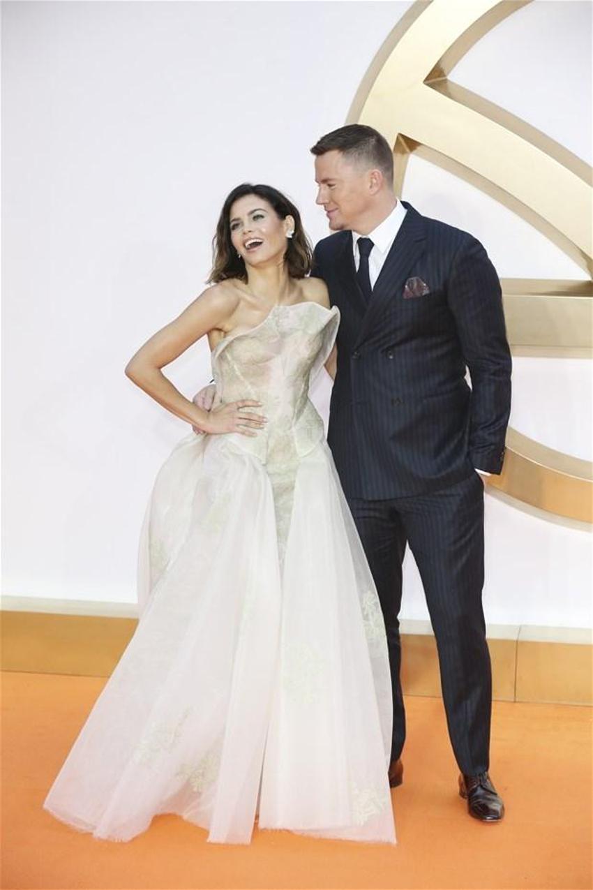 Jenna Dewan’dan iç çamaşırlı gövde gösterisi!