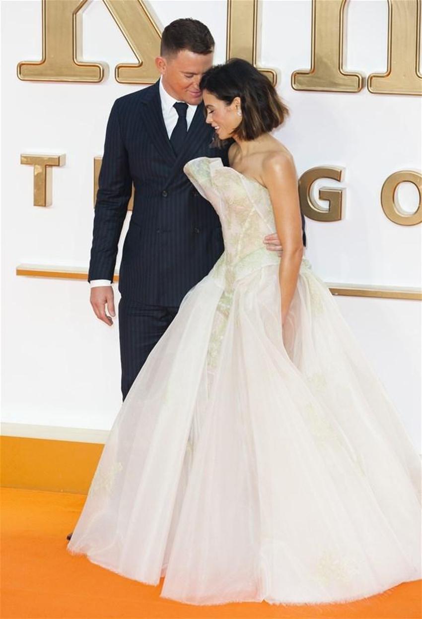 Jenna Dewan’dan iç çamaşırlı gövde gösterisi!