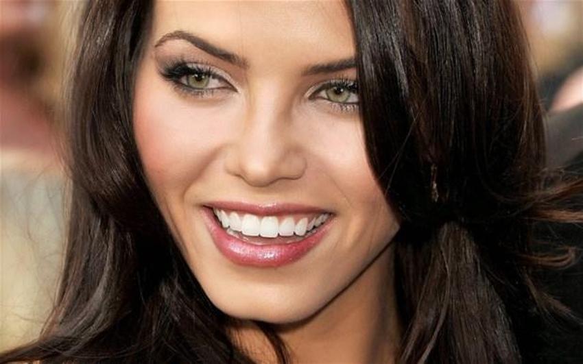 Jenna Dewan’dan iç çamaşırlı gövde gösterisi!