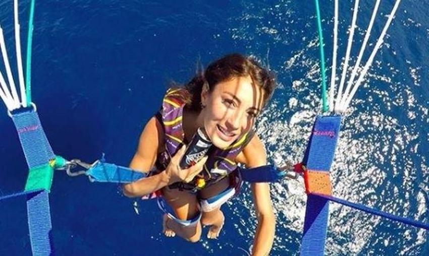 Survivor güzelinin dövmesi dikkat çekti!