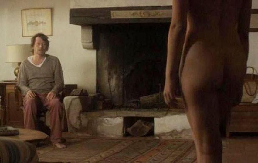 Marion Cotillard çırılçıplak soyundu!