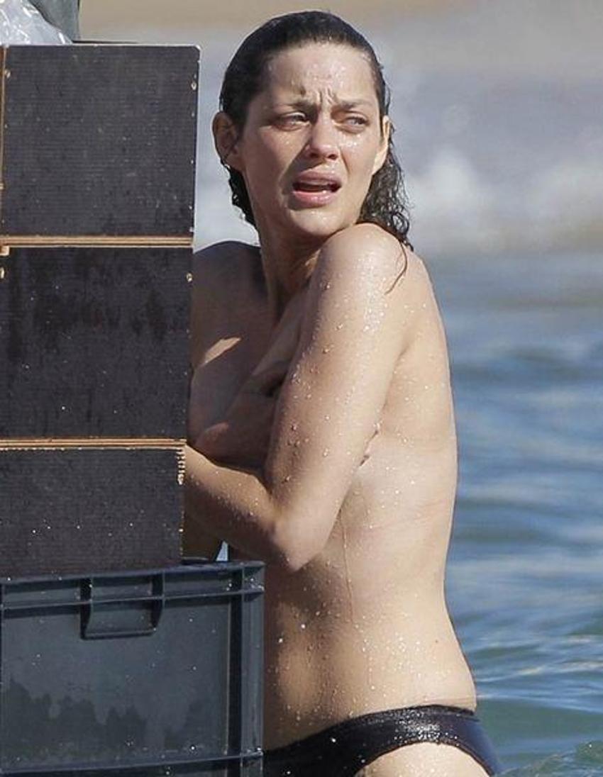 Marion Cotillard çırılçıplak soyundu!