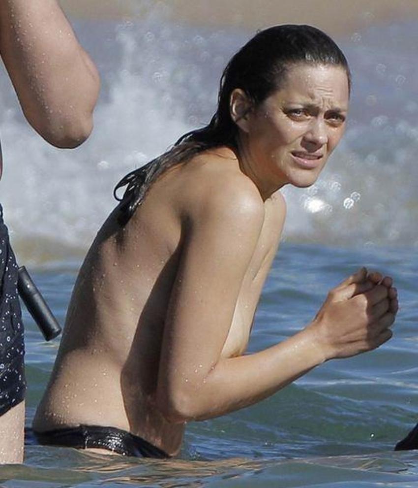 Marion Cotillard çırılçıplak soyundu!