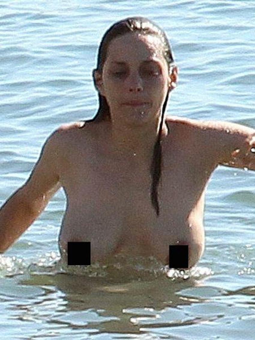 Marion Cotillard çırılçıplak soyundu!