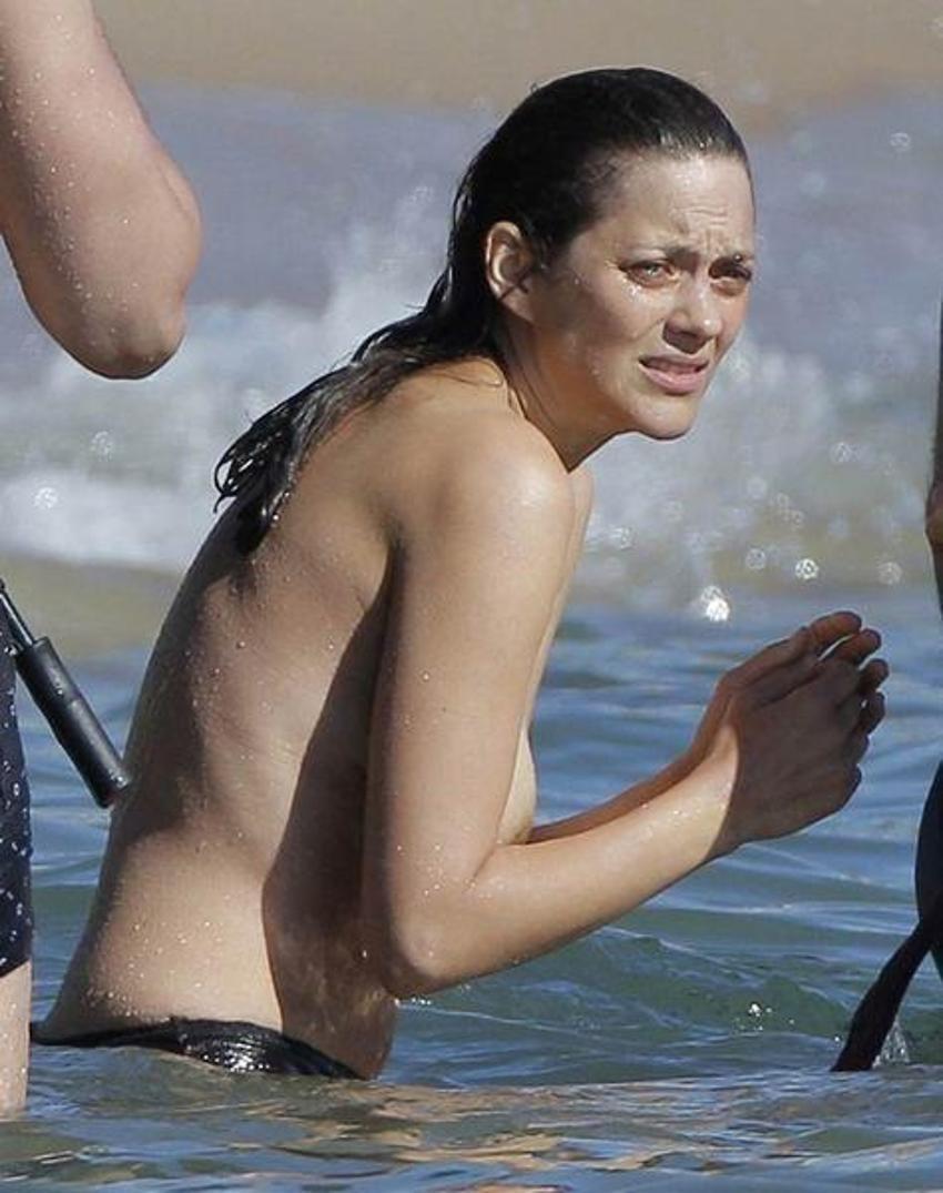 Marion Cotillard çırılçıplak soyundu!