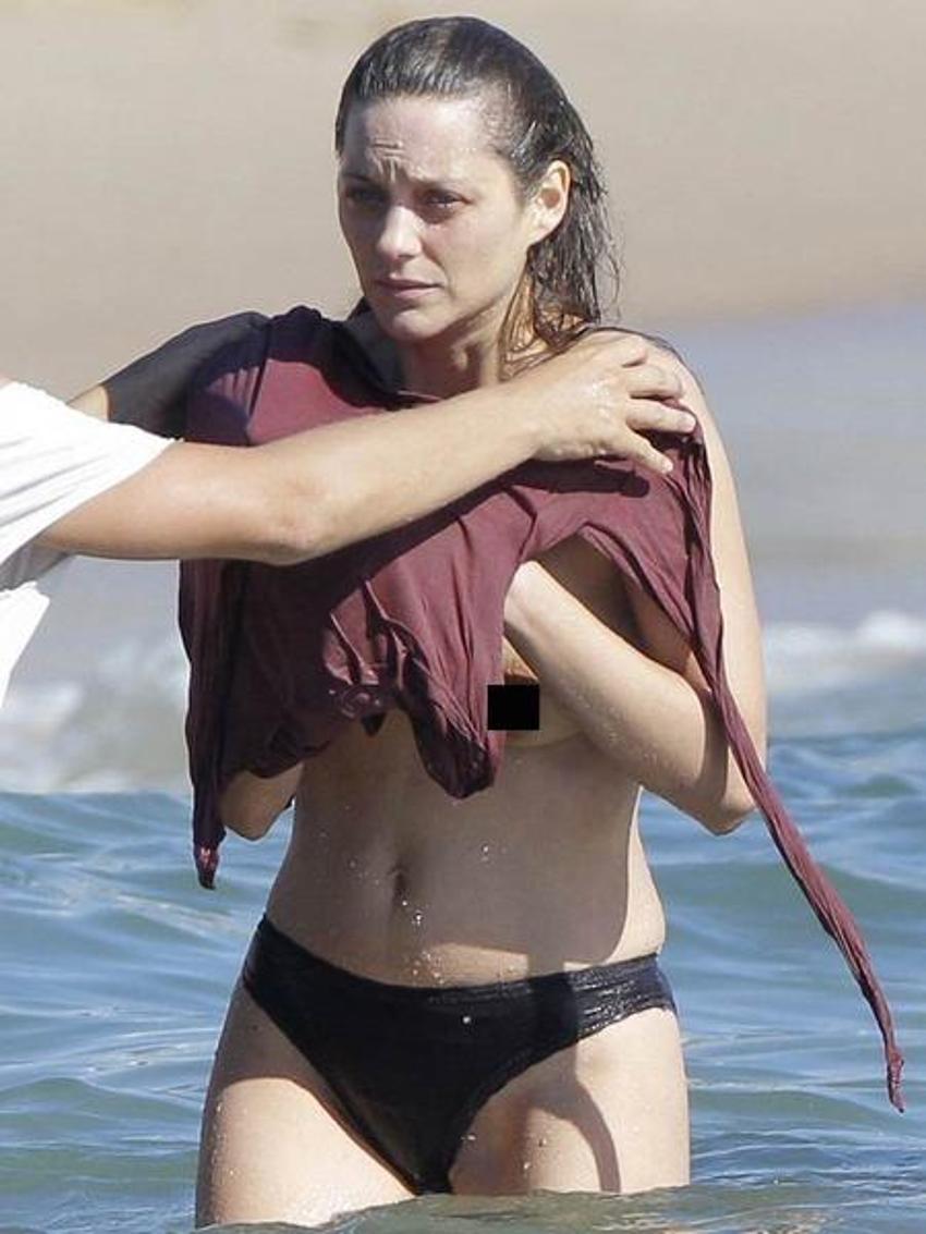Marion Cotillard çırılçıplak soyundu!