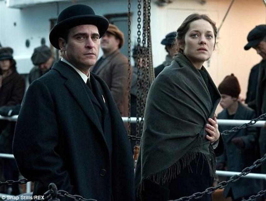 Marion Cotillard çırılçıplak soyundu!