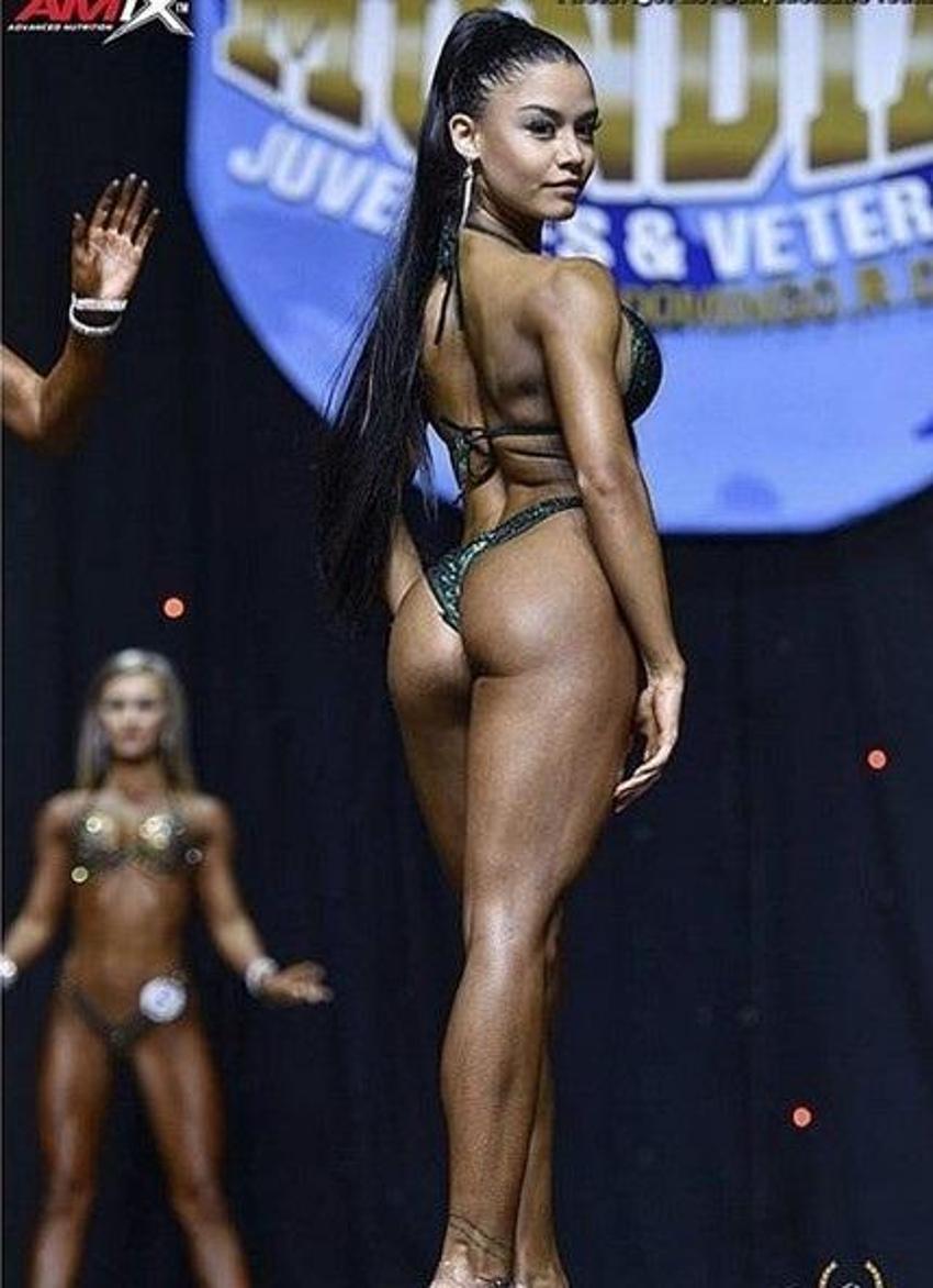 Survivor Denisa, Instagram'ı sallıyor!