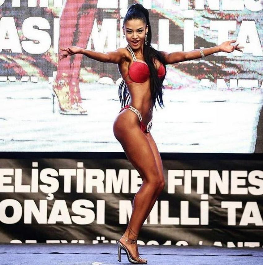 Survivor Denisa, Instagram'ı sallıyor!