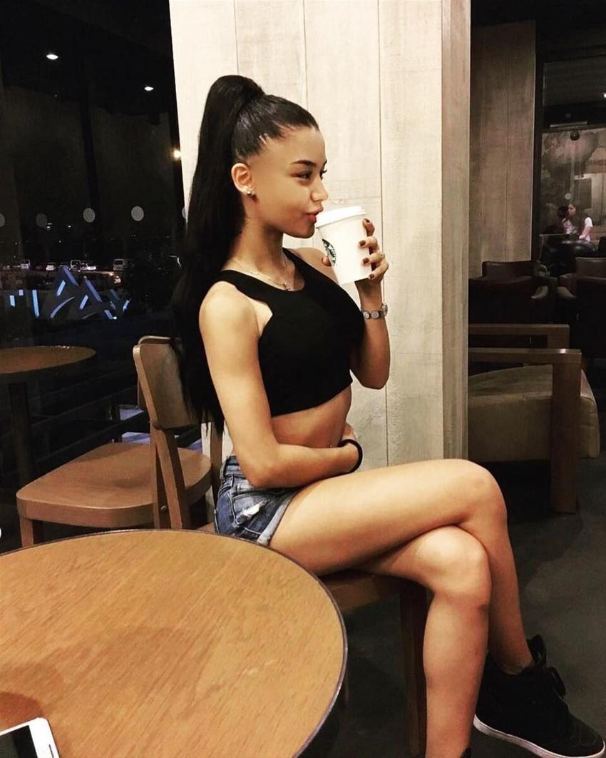 Survivor Denisa, Instagram'ı sallıyor!
