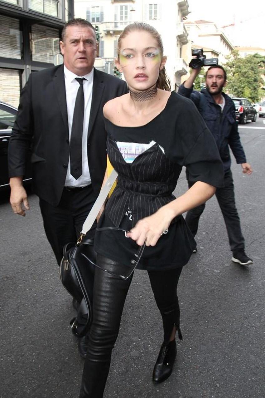 Tüm bakışlar Gigi Hadid'e yöneldi!