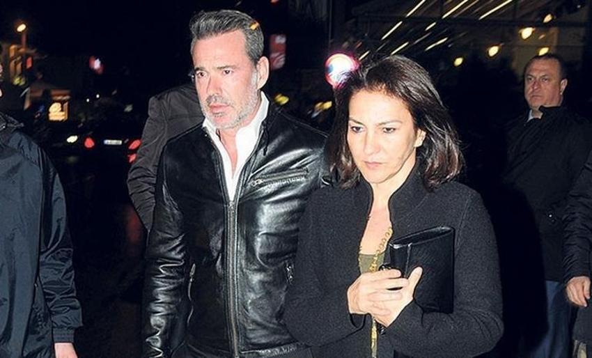 Murat Başoğlu ve Hande Bermek sahilde el ele