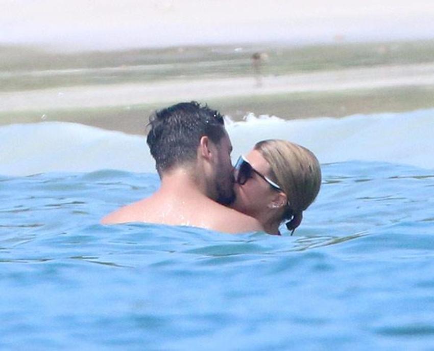 Sofia Richie 'seks bağımlısı' sevgilisi ile tatilde!