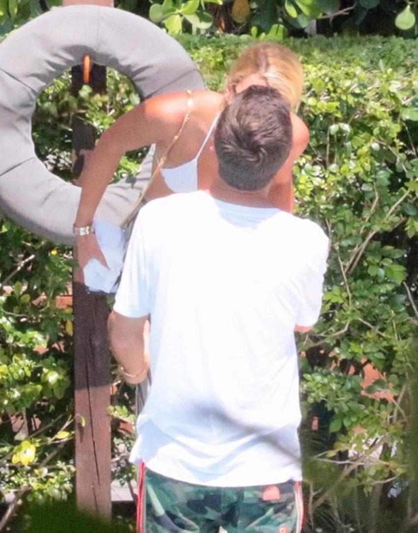 Sofia Richie 'seks bağımlısı' sevgilisi ile tatilde!