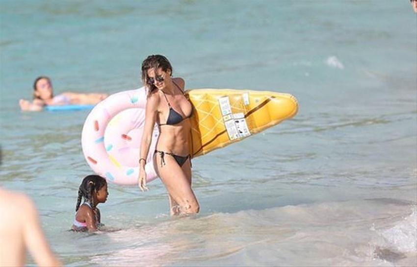 Heidi Klum'dan çıplak paylaşım!