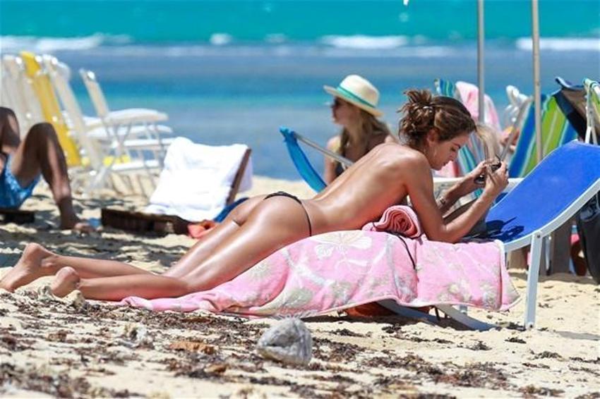 İzabel Goulart resmen büyüledi!